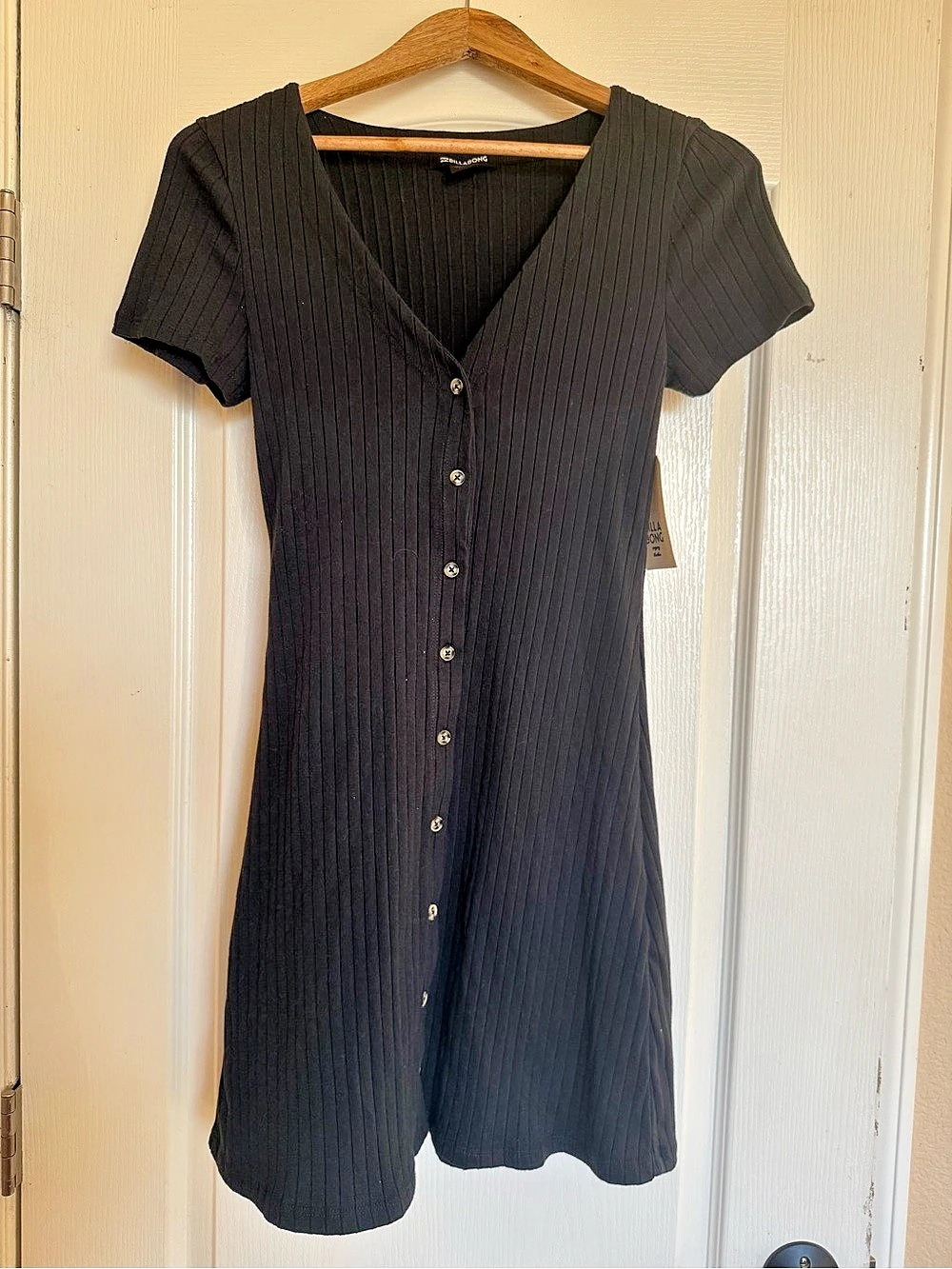 Billabong J015BSON Ribbed Button Front Mini Dress Size Medium NWT